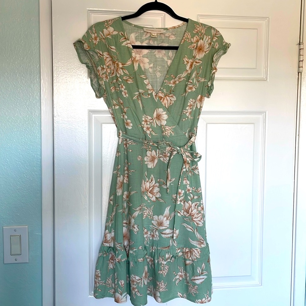 Monteau Sage Green Floral Faux Wrap Dress (Size S)